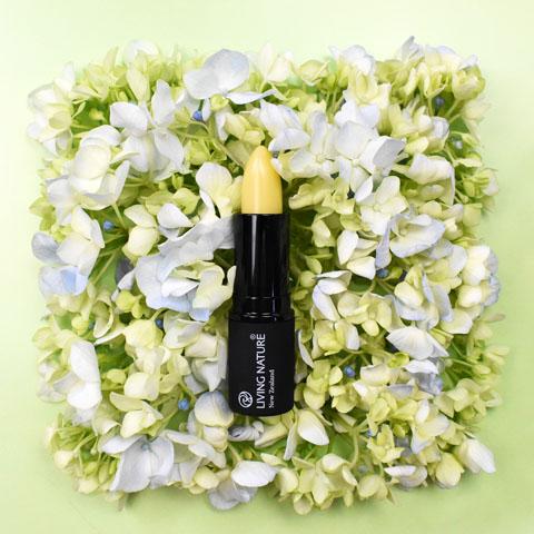 Son dưỡng môi Living Nature Lip Hydrator 01