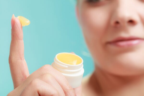 Khám phá sự khác biệt - Vaseline và Aquaphor