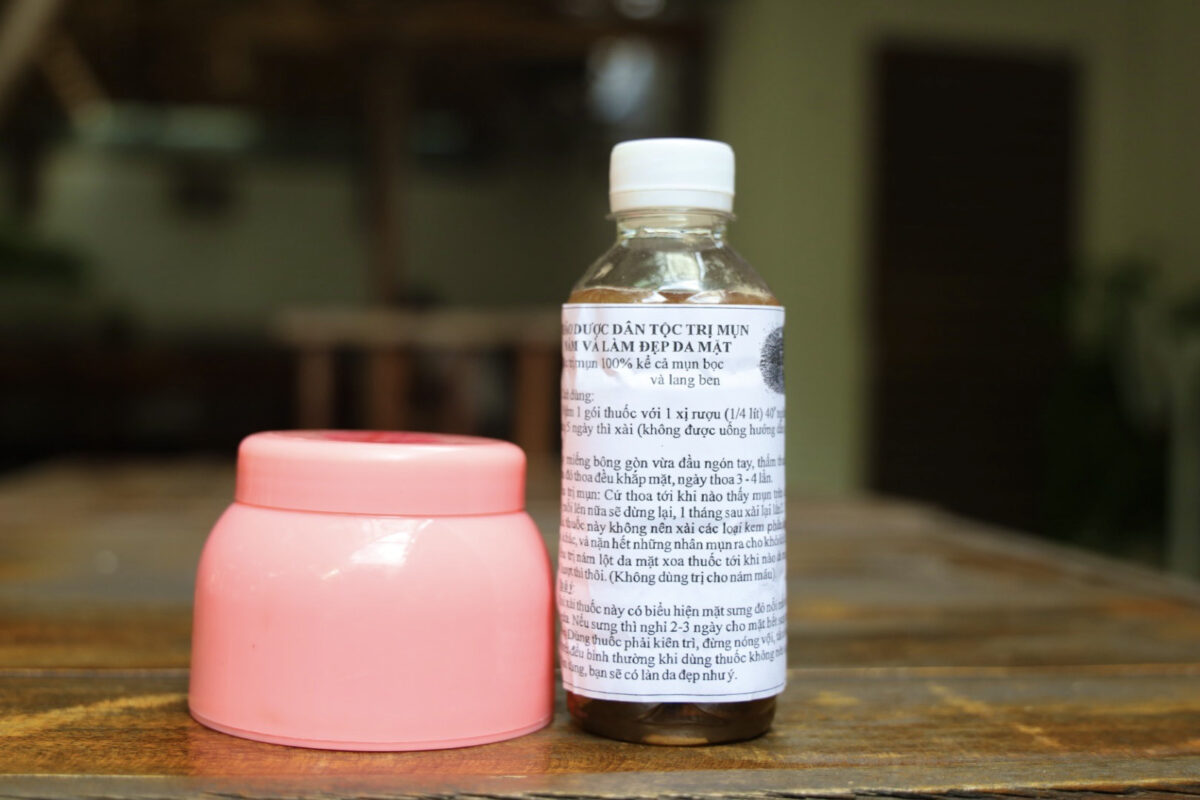 Tổn Thương Hàng Rào Bảo Vệ Da Là Gì? Nguyên Nhân Và Cách Phục Hồi Hiệu Quả rượu thuốc, kem trộn