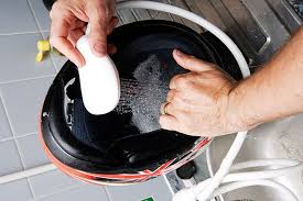 DA ĐẦU BẾT NHƯ CHƯA GỘI – VẤN ĐỀ BỆNH LÝ HAY ĐƠN THUẦN LÀ THÓI QUEN? vệ sinh mũ bảo hiểm thường xuyên